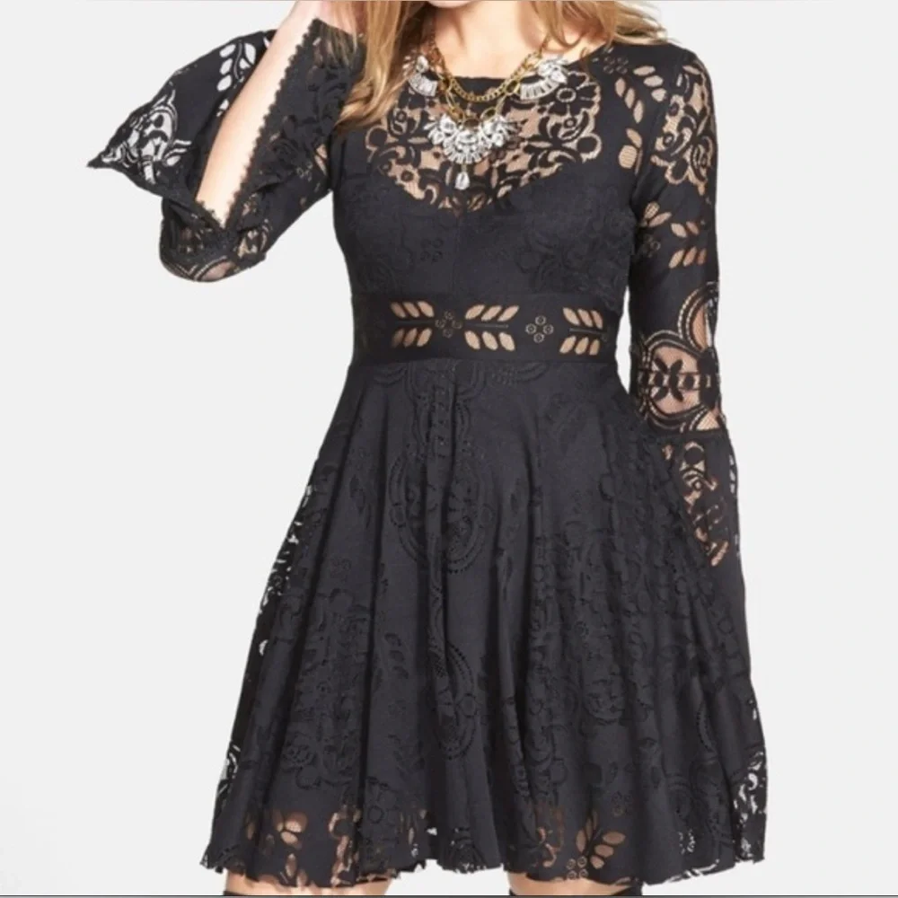 Free People Size 0 Lover’s Folk Song Black Lace Mini Dress Angel Bell Sleeve XXS